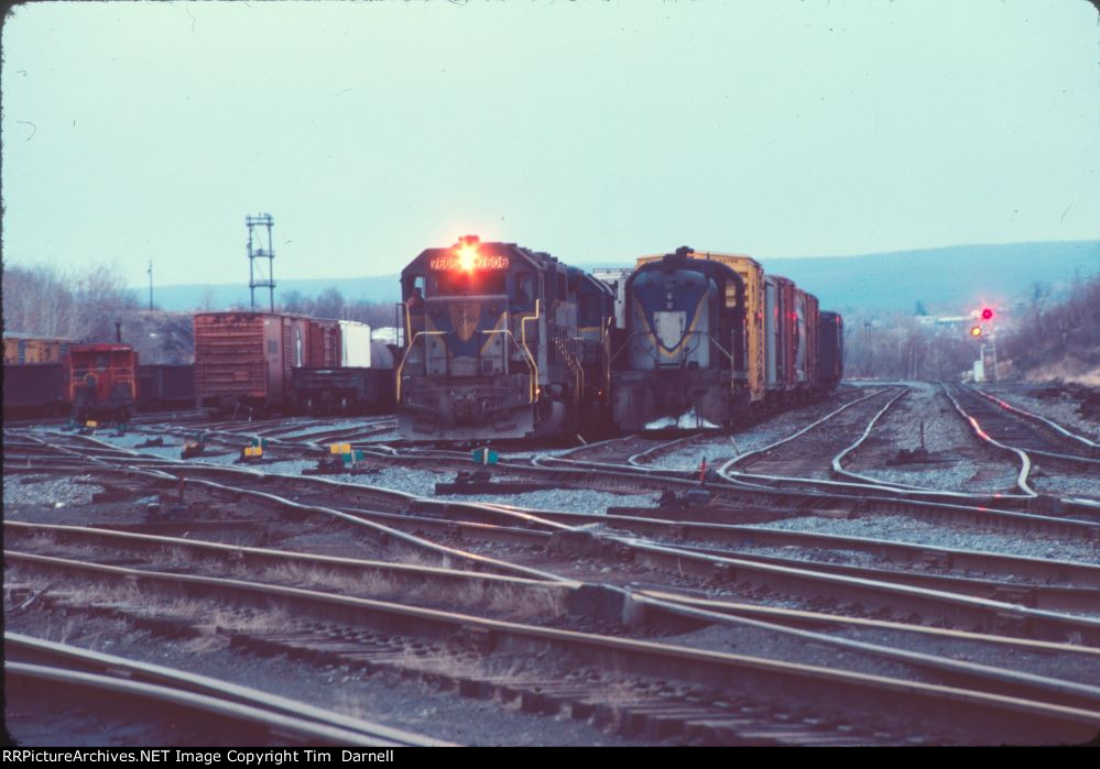 DH 7606, 507 in the yard